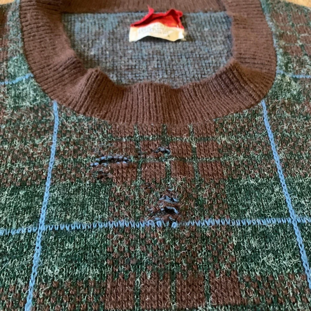 Vintage 1970s plaid knit sweater vest in brown blue - made in USA - size XL mens